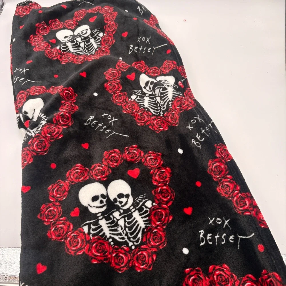 Betsey Johnson Skeleton Halloween Rose Heart Ultra Soft Plush Throw Blanket